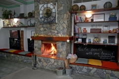 RESTAURANT-WITH-FIREPLACE